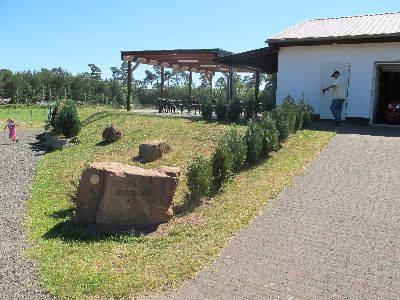 Küche und Terrasse am Zeltplatz mit SV-Lemberg-Stein